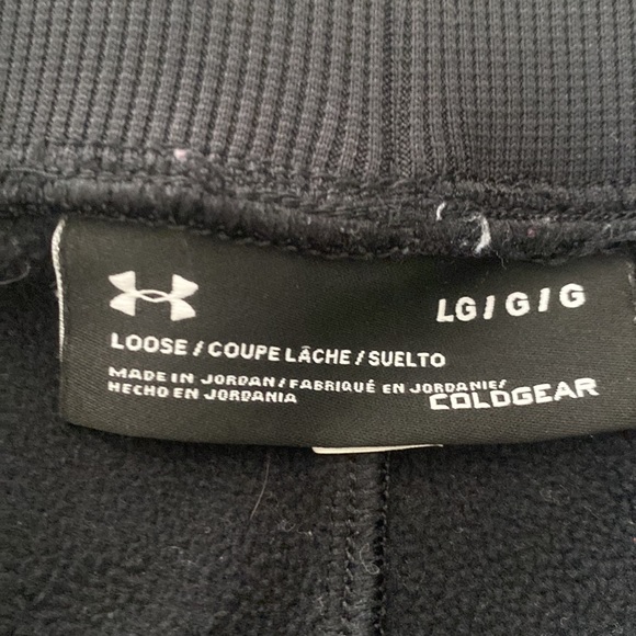 Under Armour -cold gear- loose fit pants with pockets - Picture 3 of 3